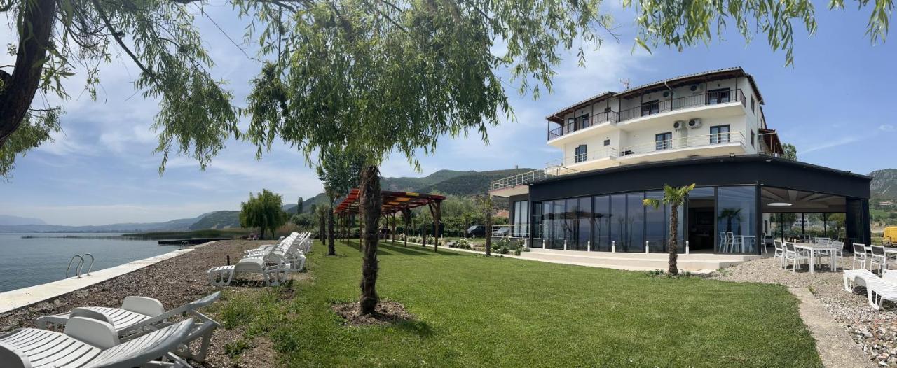 Hotel Victoria Memlishte Luaran gambar