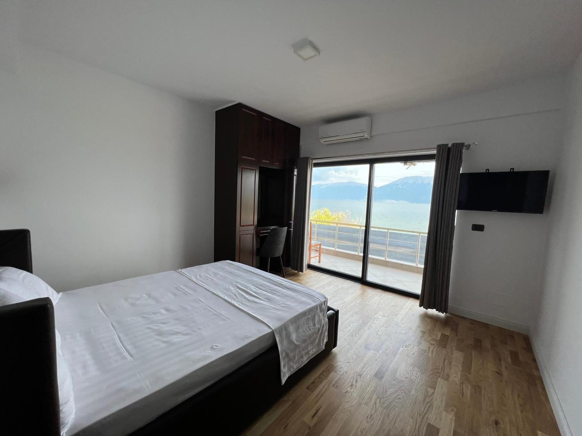 Hotel Victoria Memlishte Luaran gambar