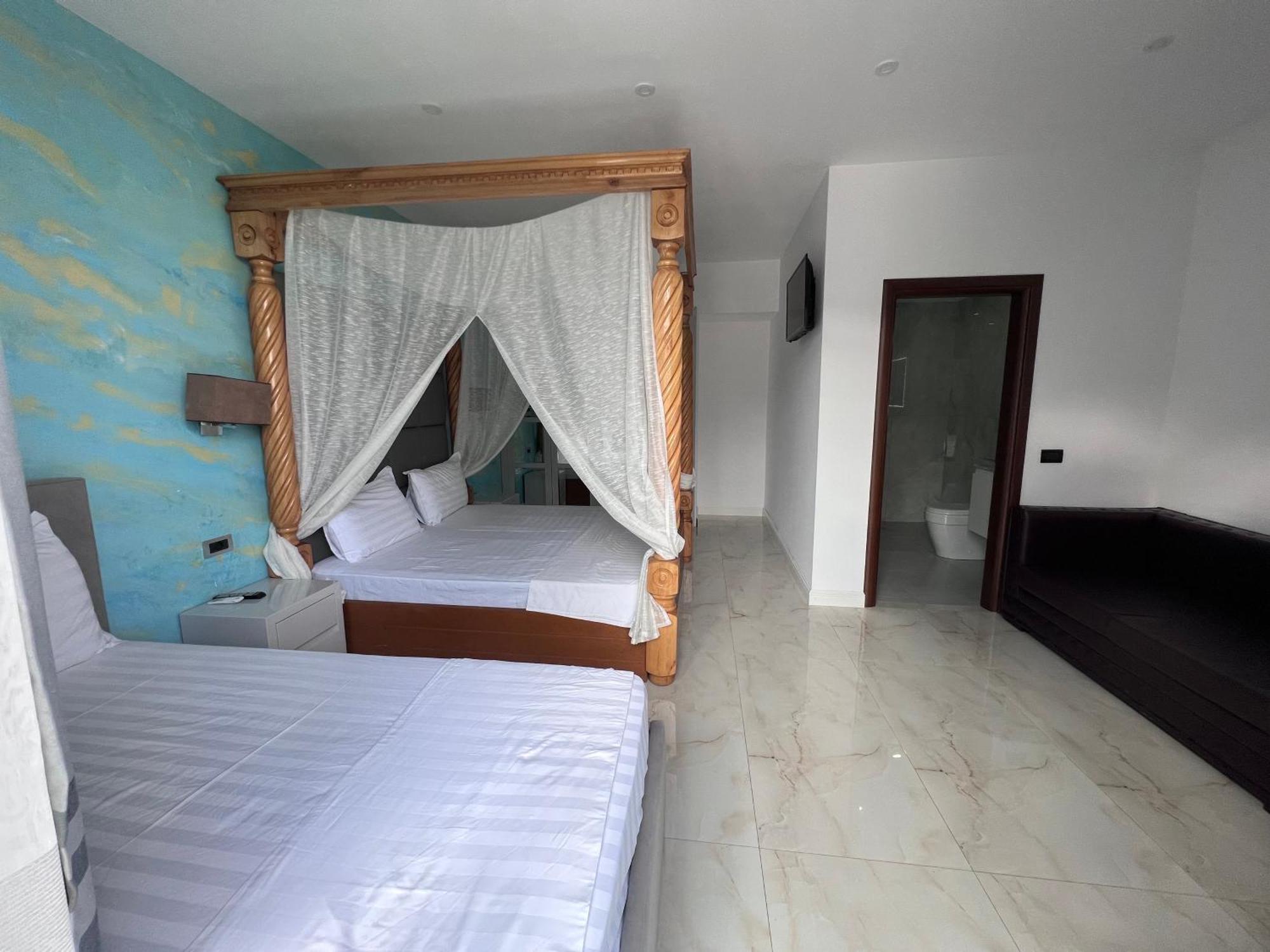 Hotel Victoria Memlishte Luaran gambar